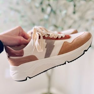 Bolt Running Sole Sneaker